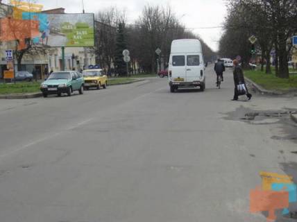 Білборд, Бігборд (Борд)  B у Миргороді вул.Гоголя (непарна сторона), навпроти Фуршету Фото 1