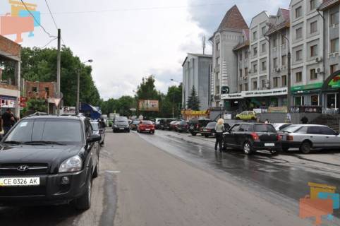 Призма A в Черновцах, 3х6  вул. Стасюка 20 (Т,Ц Формаркет, ПриватБанк) - 123966 фото 1
