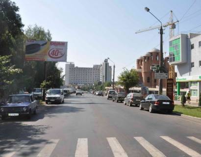 Билборд B в Черновцах, 3х6  вул.Стасюка, 23 (ринок, готель Черемош) фото 1