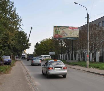 Билборд A в Черновцах, 3х6  вул. Авангардна 15 фото 1