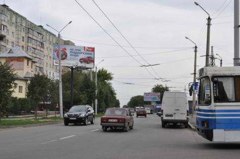 Білборд, Бігборд (Борд)  + у Чернівцях, 3х6  вул.Руська 279 Т.Ц. Екватор Фото 1