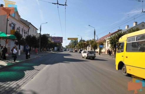 Призма B в Черновцах вул.Червоноармійська 35 ( Центр) - 123959 фото 1