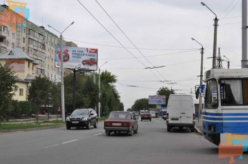 Билборд B в Черновцах вул.Руська 279 Т.Ц. Екватор фото 1
