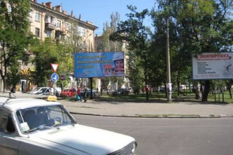 Билборд B в Николаеве, 3x6  пр. Центральний ріг вул. 8 березня фото 1