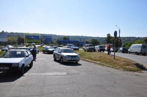 Нестандарт B в Умане, 1х4  (ул.Радянская),вул. Небесної сотні,47, выезд на ул. Труда,  разделитель, ЛЕВЫЙ, сторона Б, фото 1