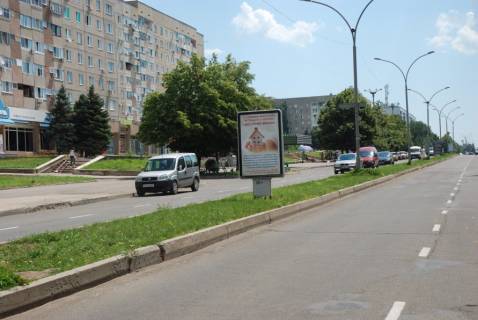 Ситилайт B в Южноукраинске, 1,2х1,8  пр. Незалежності 14, Крамниця жіночого та дитячого одягу. Маг. Взуття "Панда" фото 1