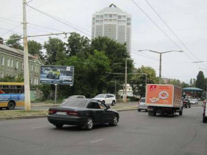 Билборд A в Одессе, 3х6  Лесі Українки просп. (Гагаріна просп.),23 (навпроти) фото 1