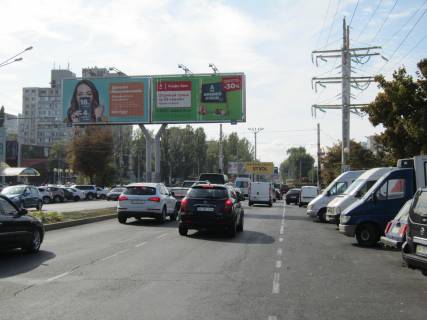 Білборд, Бігборд (Борд)   у Одесі просп. Академика Глушко - Золотой дюк (призма левая) Фото 1