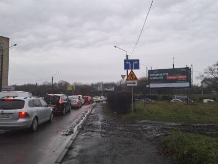 Білборд, Бігборд (Борд)  A у Івано-Франківську, 3х6  Галицька, Набережна поруч моста на вул.Галицькій, від Галицької до вул.Набережна та Надрічна, до ТЦ ПАККО, автосалону Volkswagen Фото 1