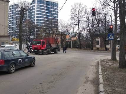 Призма A в Львове, 3x6  перехрестя вул.Кульпарківська,60/Героїв УПА - 293569 фото 1