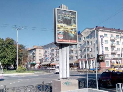 Ситилайт B в Чернигове, 1,2х1,8  триедр проспект Миру х проспект Перемоги маг Алло (сторона А) фото 1