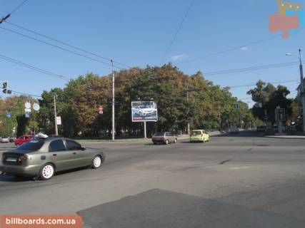Призма B в Чернигове Мира пр-т / ул. Івана Мазепи (Щорса) - 138385 фото 1