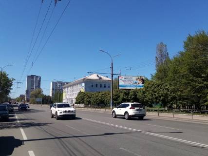 Билборд A в Чернигове, 02a  проспект Перемоги 110 (палац дітей та юнацтва, стадіон Юність) (сторона A) тільки під банер мін 6 міс фото 1