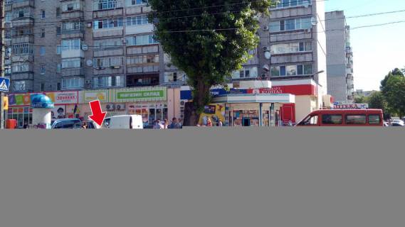 Нестандарт A в Кременчуге пр. Лесі Українки (вул. 50 років Жовтня), зупинка Героїв України № 9 (1 х 2 м.) фото 1