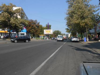 Призма B в Киеве Гната Юры, 16 перед ТЦ "Квадрат" - 295212 фото 1