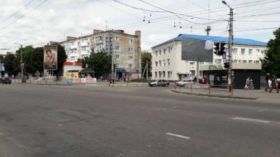 Билборд A в Кропивницкий (Кировоград), 3x6  вул. Андріївська - вул.Соборна ("Критий ринок") фото 1