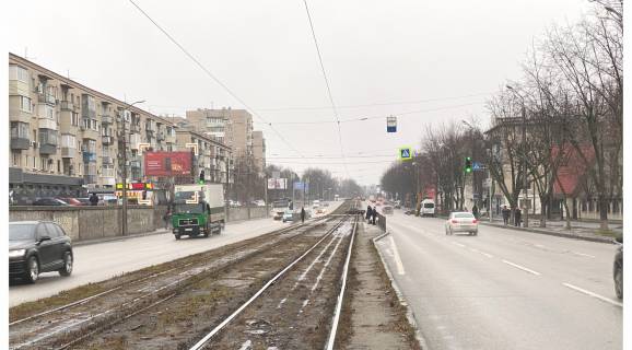 Билборд B в Днепр (Днепропетровск), 3х6  Богдана Хмельницького пр., 8, в центр фото 1