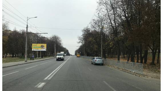 Билборд B в Днепр (Днепропетровск), 3х6  Панікахи вул., 28, в центр фото 1