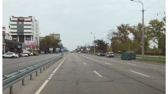Билборд B в Днепр (Днепропетровск), 3,2х6,2  Набережна Перемоги вул., 86, в центр фото 1