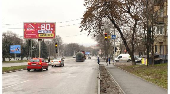 Призма Р/П в Днепр (Днепропетровск), 3х6  Мазепи пр., 51 - Гордієнка вул., в центр - 218199 фото 1