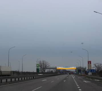 Нестандарт A в Иванков, 2х16  М-03 траса Київ-Харків 45+300 км, Перший від Борисполя, с. Іванків, зупинка, АЗС Веста, АЗС ОККО , гол. офіс DKC, напрямок - з Києва фото 1