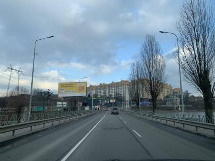 Білборд, Бігборд (Борд)  B у Петропавлівська Борщагівка, 3x6  с. Петропавлівська Борщагівка, вул. Соборна 16, біля Озера, рух в сторону Києва Фото 1