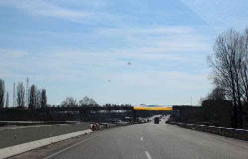 Нестандарт A у Київських трасах, 2х16  М-05 Одеська тр. 44+450 км (Гарант) км від КПП. Десятий від Києва - Транспортна розвязка, поворот на с. Васильків, м. Фастів, Гот.-рест. комплекс Мисливець, зупинка, з Києва Фото 1