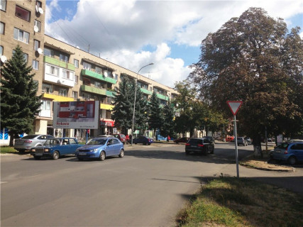 Білборд, Бігборд (Борд)  B у Ужгороді вул.Толстого,44, центр, напрям - пл.Ш.Петефі Фото 1