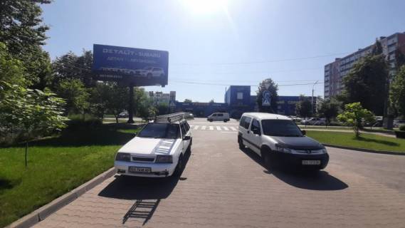 Білборд, Бігборд (Борд)  B у , - (-), Б  вул. Трудова. ТЦ Вудмол. Авторинок Фото 1