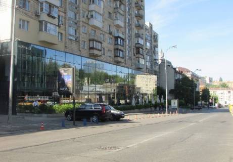 Ситилайт B в Киеве, 1.86x1.27   Мечникова ул., 18/20, (маг. Goodwine) фото 1