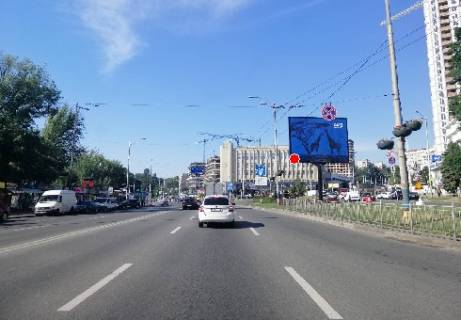 Бэклайт B в Киеве Голосеевский пр., 70 (баннер с люверсами) фото 1