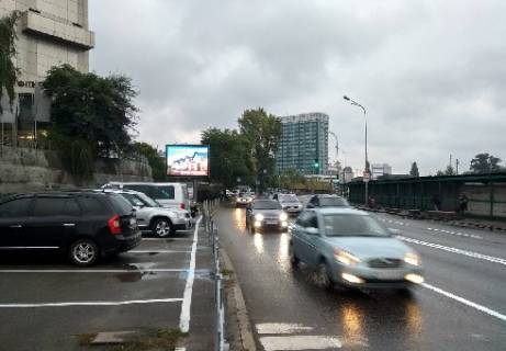 Нестандарт  в Киеве Короленковская ул., 101 фото 1