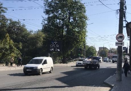 Видеоборд B у Чернівцях, 2.32x3.14  Руська вул., 77, (розширення 480х336) - 411427 Фото 1