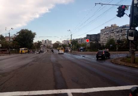 Призма A в Киеве, 3x6  Маяковьского пр., 27/1 - 293082 фото 1