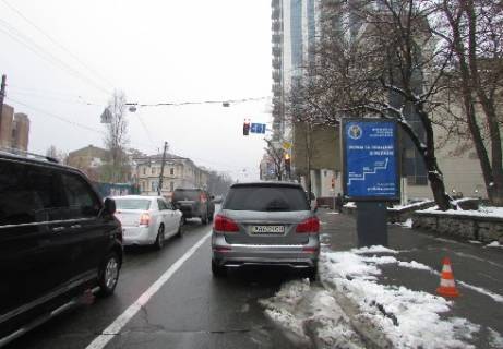 Ситискролл A в Киеве, 1.86x1.27   Бульварно-Кудрявская ул., 20 (на светофоре, ко Львовской пл.) фото 1