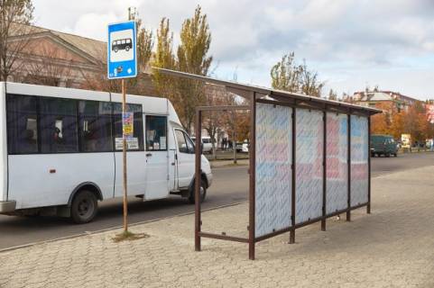 Нестандарт B у Бердянську, 6x3  тыльная сторона остановочного комплекса плоскость 3 (слева направо) Фото 1