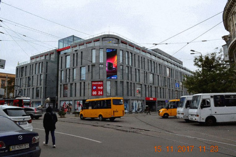 Видеоборд A в Днепр (Днепропетровск) ТК Пассаж медиафасад, ул.Ширшова 2,7м х7,7м вертикальный *без звука - 450949 фото 1