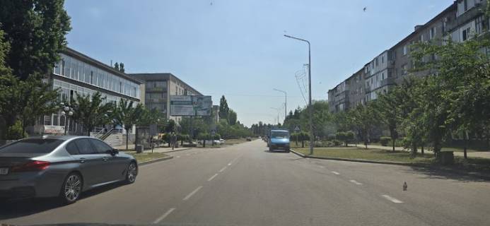 Білборд, Бігборд (Борд)  B у Горішні Плавні (Комсомольськ) вул. Гірників, 20, (біля зупинки і банку "РайфайзенБанкАваль") Фото 3