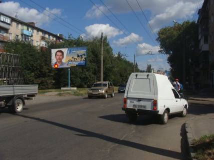 Білборд, Бігборд (Борд)  B у Полтаві Халтуріна вул., 4 Фото 1