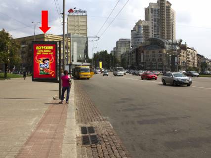 Сiтiлайт B у Києві, 1.8x1.2  Перемоги пл., 2, біля Цирку, в сторону бул. Шевченка Фото 1