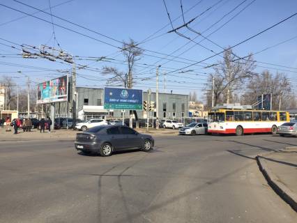 Билборд  в Одессе, 3x6  Комарова вул., 12, в центр фото 1
