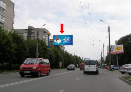 Билборд B в Черновцах, 3x6  Героїв Майдану вул., 79, з центру (флажок) фото 1