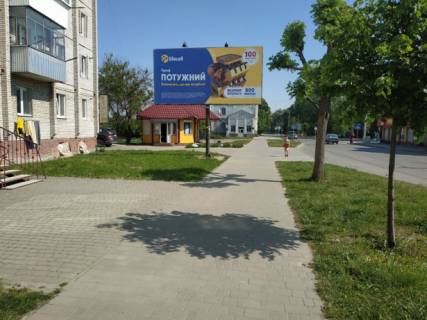Билборд B в Бродах, 3x6  Франка вул., 45, з центру фото 1