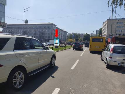 Ситилайт  в Киеве, 1.8x1.2  Гаврилишина вул. (колиш. вул. Василевської), 1, роздільник, навпроти супермаркету "Сільпо", ТРЦ "Smart Plaza", в бік пр. Перемоги фото 1