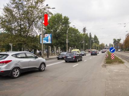 Бэклайт  в Киеве, 2.3x3.14  Кирилівська вул. (колиш. Фрунзе вул.) / Подільський узвіз, на світлофорі, з центру фото 1