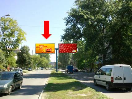 Билборд A в Херсоне, 3x6  Університетська вул. (кол. 40-річчя Жовтня вул.), 120 / 28-ої Армії вул., роздільник, до ТРЦ "Фабрика", з центру, ліва фото 1