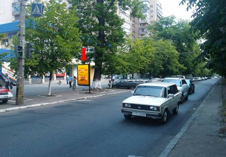 Сiтiлайт  у Черкасах, 1.8x1.2  Шевченка бул. / Небесної Сотні вул. (кол. Леніна вул.), біля магазину "АТБ", Укрсиббанку Фото 1