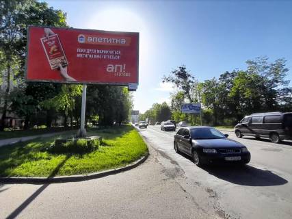Билборд B в Ивано-Франковске, 3x6  Довженка вул., 5 фото 1