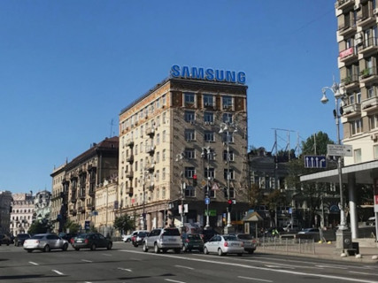 Нестандарт A у Києві, Унікальний  Шевченка бул., 1 Фото 1