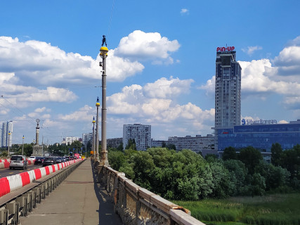 Нестандарт A в Киеве, Унікальний  Дніпровська набережна, 1А, лівий фото 1